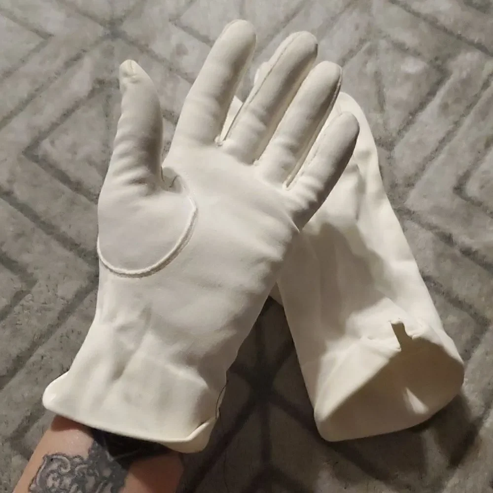 Vintage White Grandoe 100% Cotton Ladies Gloves Made in Philippines‎